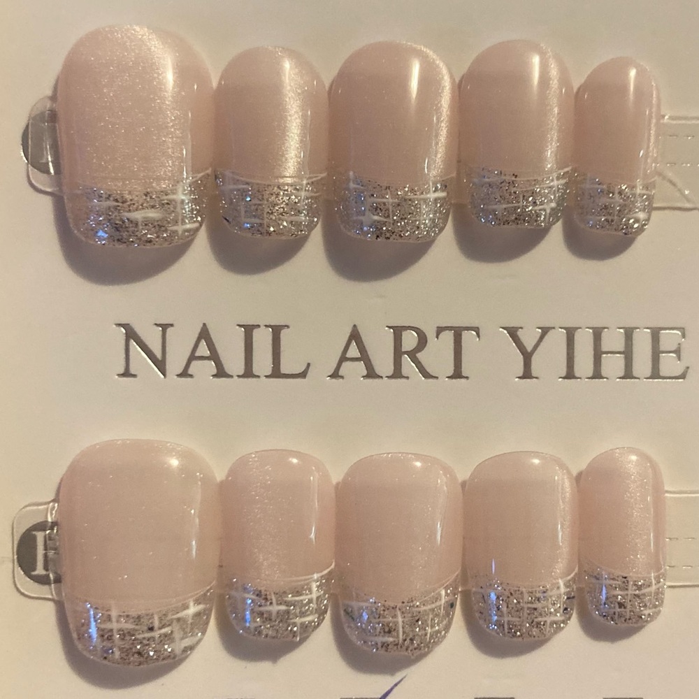[S] 10Pcs Handmade Wearable Press on Nail Full Cover French Short Silver Glitter